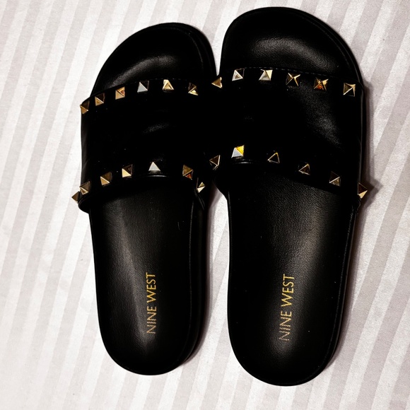 Nine West Slippers black with gold tone spiked size 7M - Picture 2 of 5